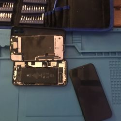 iPhone Screen Replacement Service 