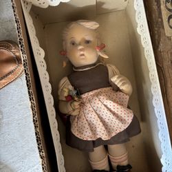 Hummel / Antique European Doll Collection 