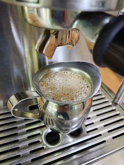 BREVILLE ESPRESSO MACHINE