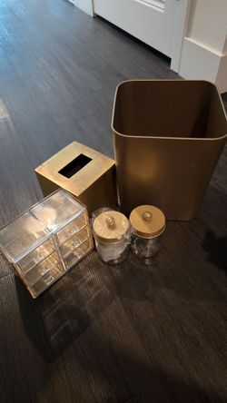 Gold Bathroom Vanity Decor Bundle – 5 Pieces