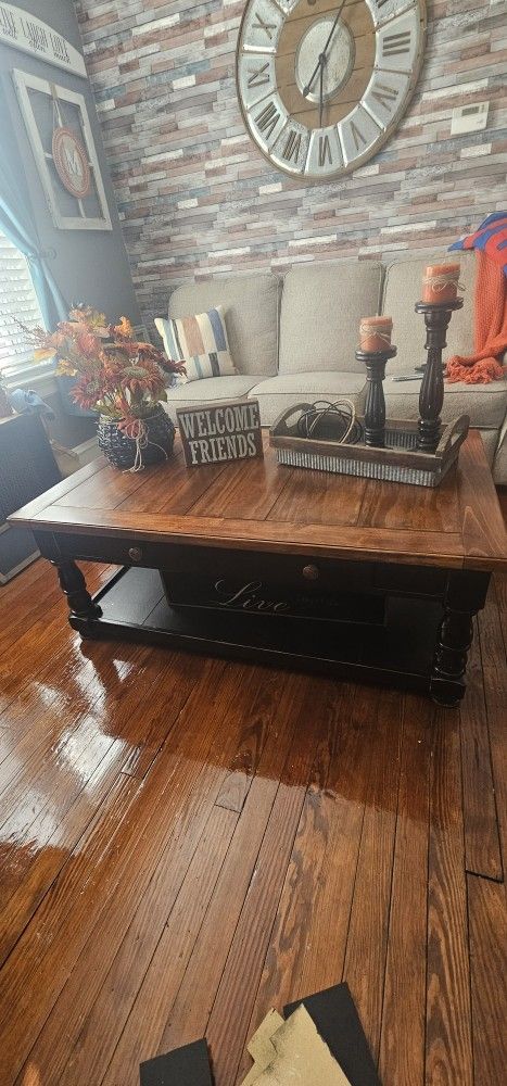Coffee & End Tables