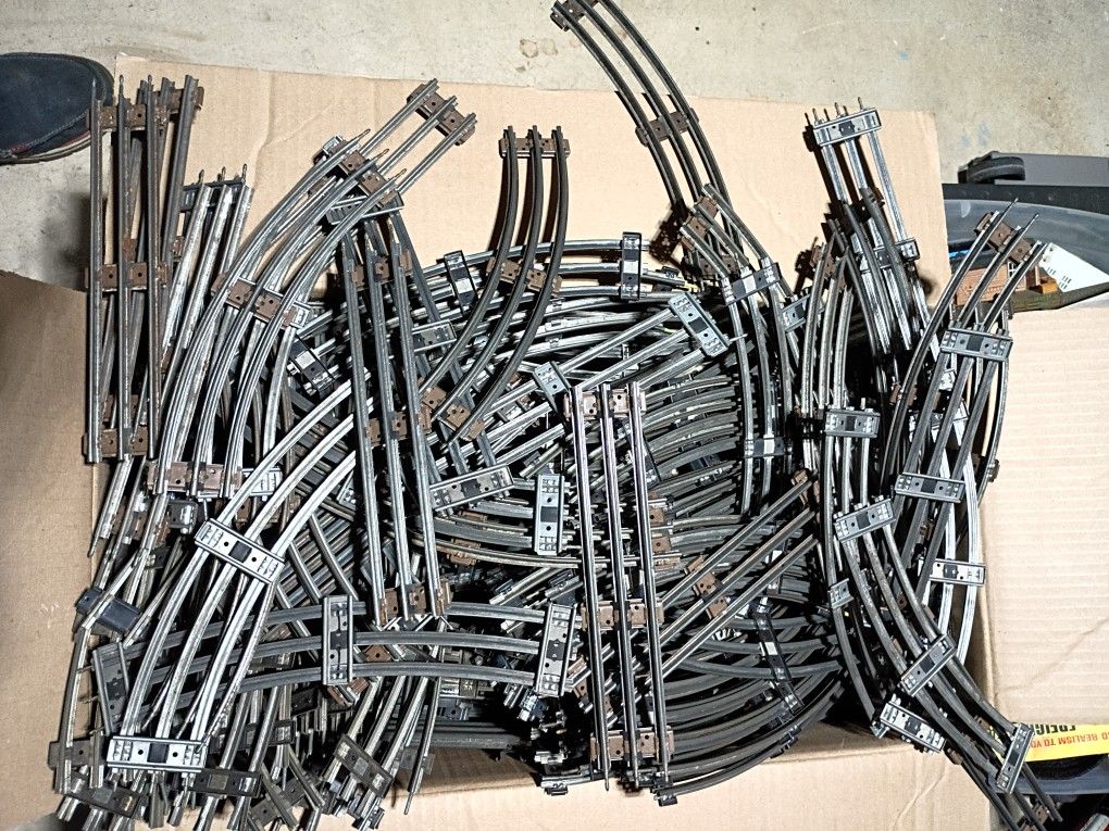 Lionel Train Track
