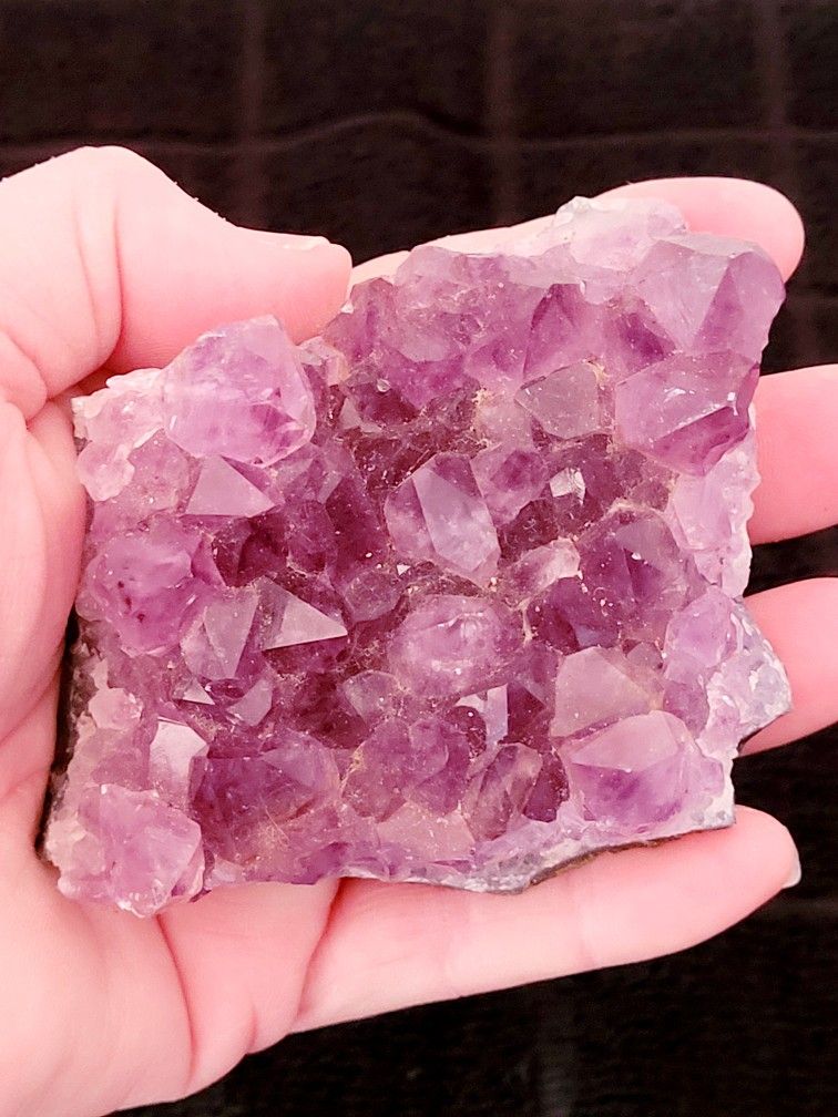 266Grams Raw Natural Purple Amethyst Geode 9.3oz Cluster Crystal Quartz Gemstone. The image shows an amethyst quartz crystal cluster, characterized by