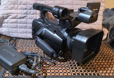 Sony HXR-NX100 Full HD NXCAM Camcorder