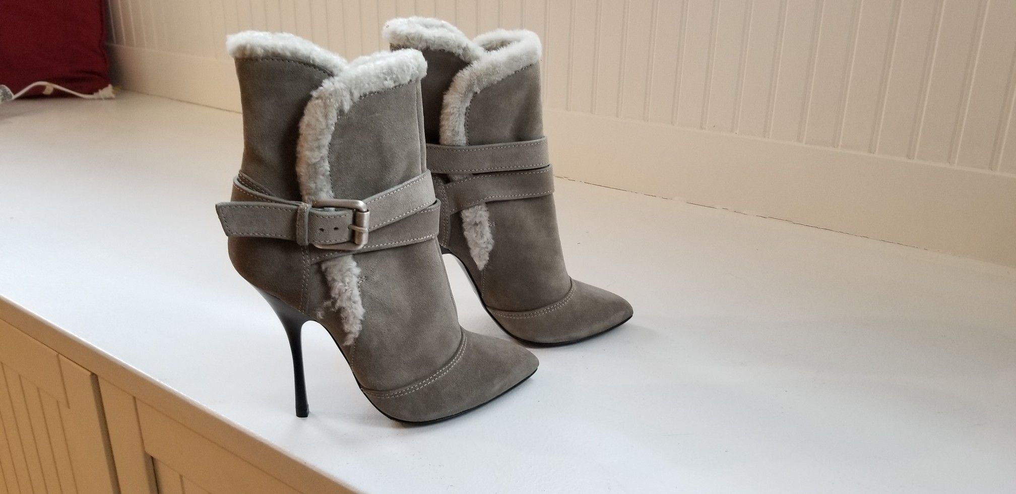 GIUSEPPE ZANOTTI Gray Suede Shearling Ankle Stiletto Boots Booties 35 5 fur trim