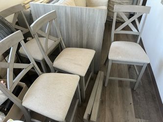 Kitchen Table With Four Chairs, Perfect Condition Six Months Old! Paid 1,600$ Only Asking $590 Full Set 