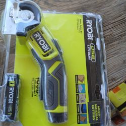 RYOBI
USB Lithium Power Cutter Kit with
2.0 Ah USB Lithium Battery and Charging Cable