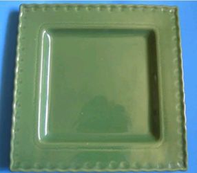 TARGET HOME ~YELLOW WARE ~ GREEN ~ SQUARE DINNER PLATE W/SCALLOPED EDGE ~11 1/4"