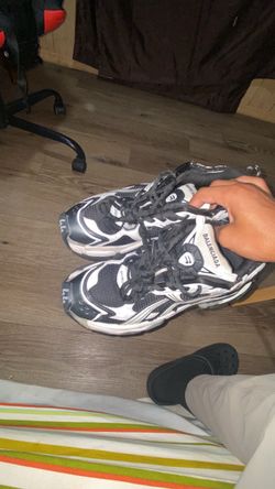 Balenciaga runners