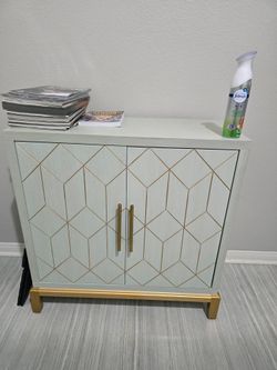 Accent Storage cabinet