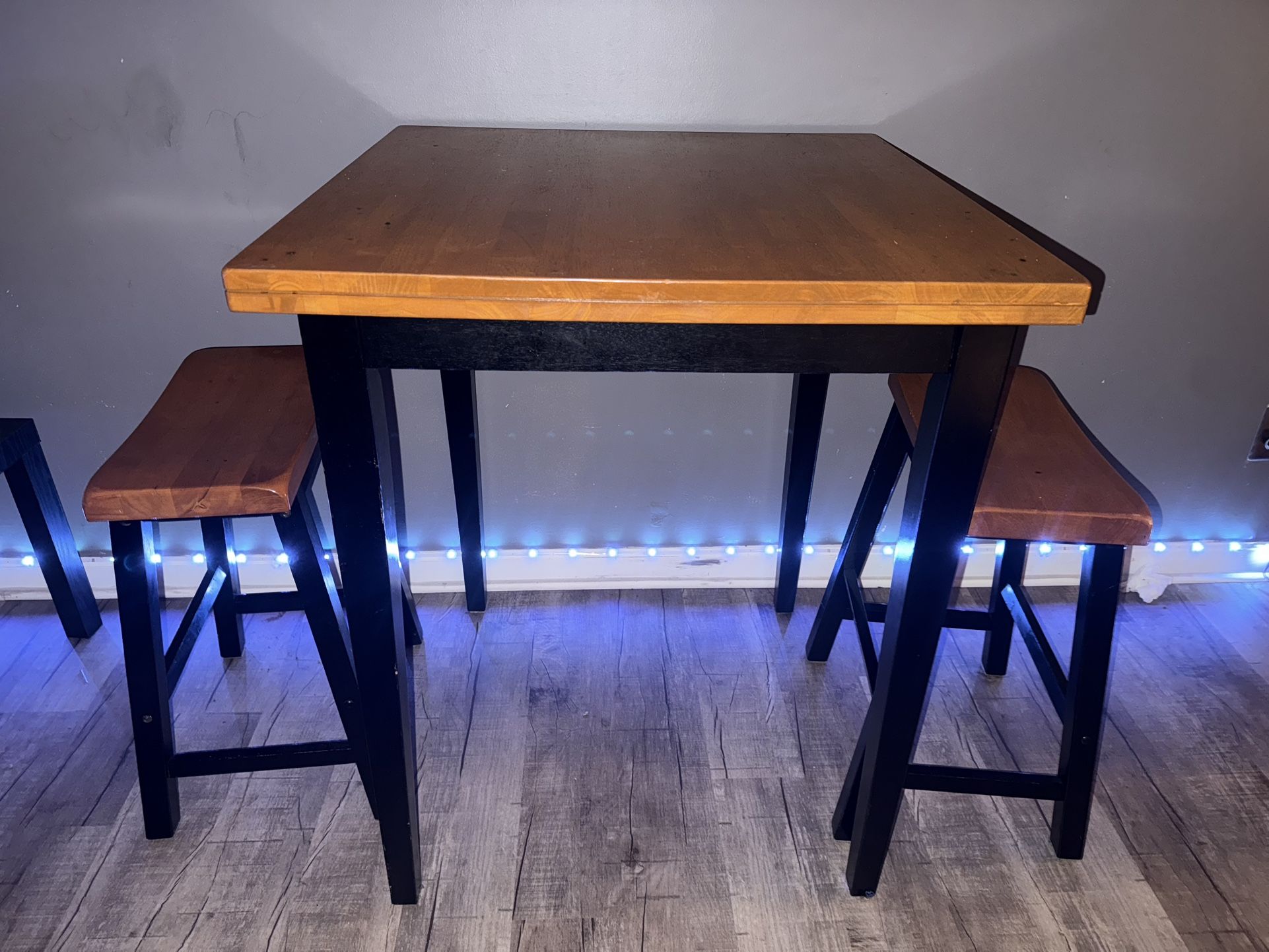 High Kitchen Table With 2 Stools