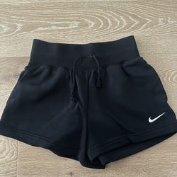 Women’s black Nike Phoenix Fleece High-wasted shorts - Size XS