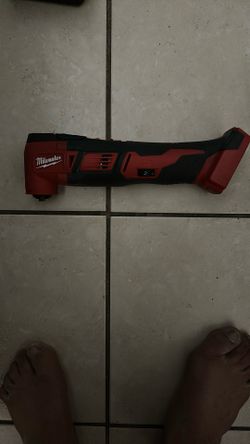 Milwaukee 2626-20 Cordless Oscillating Multi-Tool