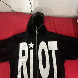 uvsatilles riot zip up