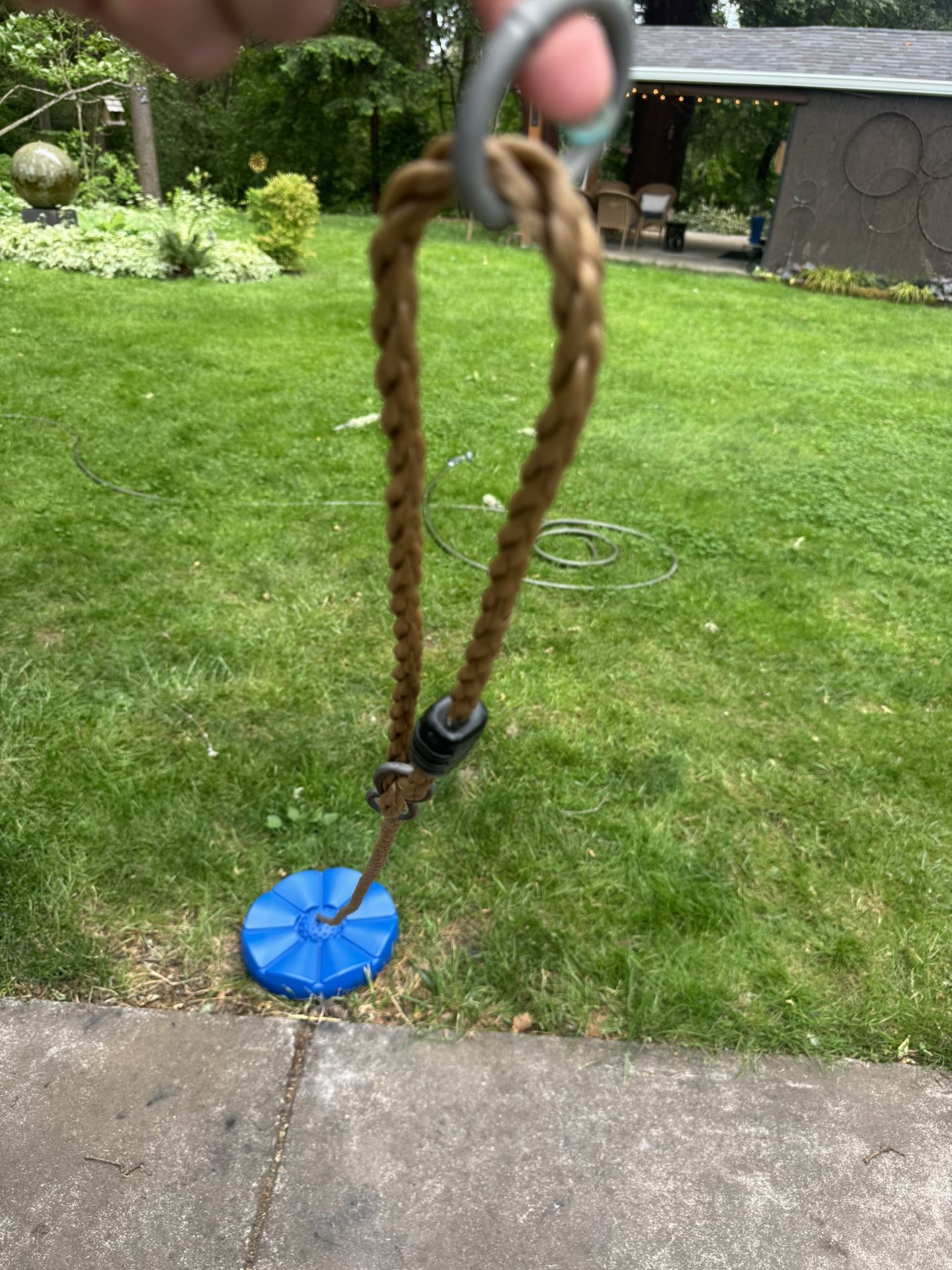 Outdoor disc swing