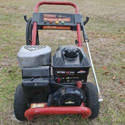 Pressure Washer 2700 psi