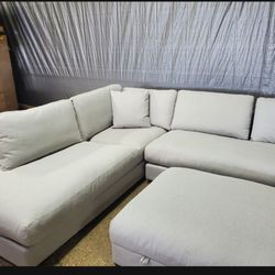 Deep Seating Fabric Sectional with Storage Ottoman(New)