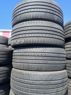 Tengo un set de llantas usadas 255 45 20 de la marca gooyer