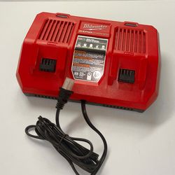 Milwaukee M18 18-Volt Lithium-Ion Dual Bay Rapid Battery Charger