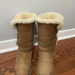 UGG AUSTRALIA CHESTNUT BOOTS SIZE 6 FITS 7 WOMENS