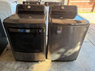 LG Washer and Dryer Set