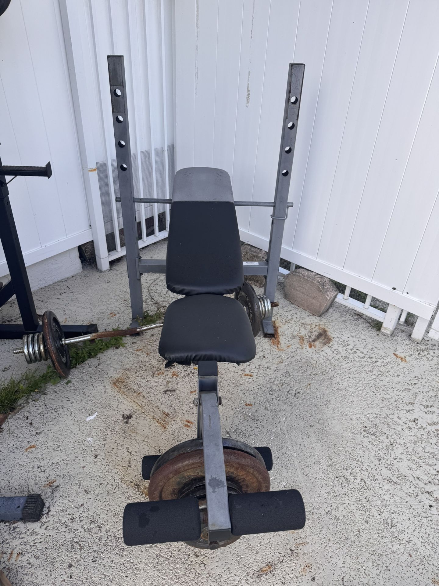 Gym equipment/ weights