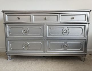 GLAM CHAMPAGNE/SILVER 6-DRAWER DRESSER