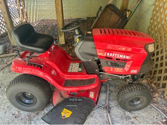 Craftsman Lawn Tractor : Like new