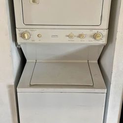 General Electric Stackable Washer and Dryer. Model WSM2700DAWWW