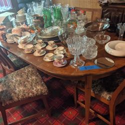 Dinning Table And 6 Chairs
