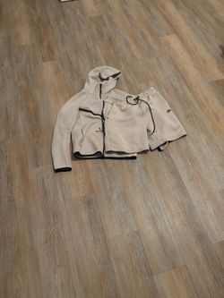 Cream  tan nike tech set