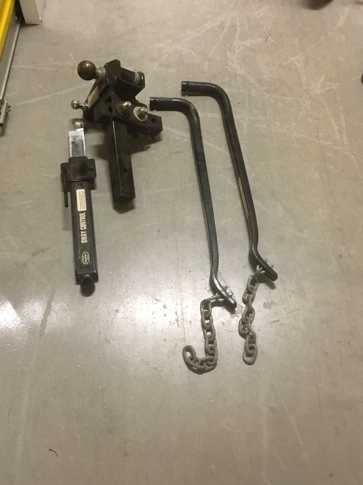 Trailer sway bar and hitch