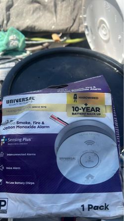 Hardwired and 10-Year Battery Combination Smoke and Carbon Monoxide Detector with Voice Alert and LED Warning Light