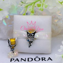 Adorable Charm 925 silver for Pandora moments bracelet.