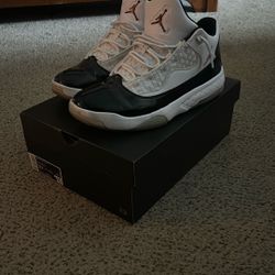 Air Jordan Max Aura 2 Size 10.5