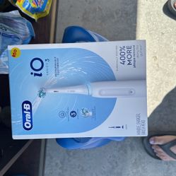 Oral b Electric Toothbrush 