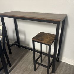 Bar Table/ Bar Stool