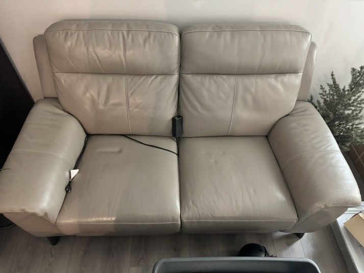 Leather Electric Recliners *NEED GONE ASAP*