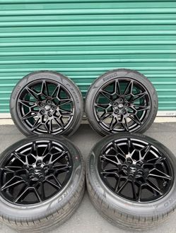 Ford Mustang GT Factory Wheels Tires