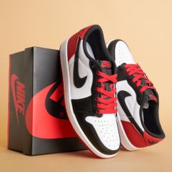New* Nike Air JORDAN 1 Retro Low OG Black Toe Red White MENS Size 10 US - DS OG All