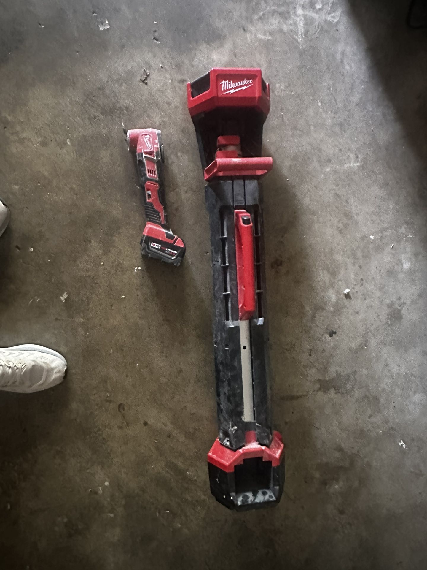 Lamp Battery Multitool