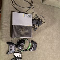 Xbox One call Of Duty Series With Extras 