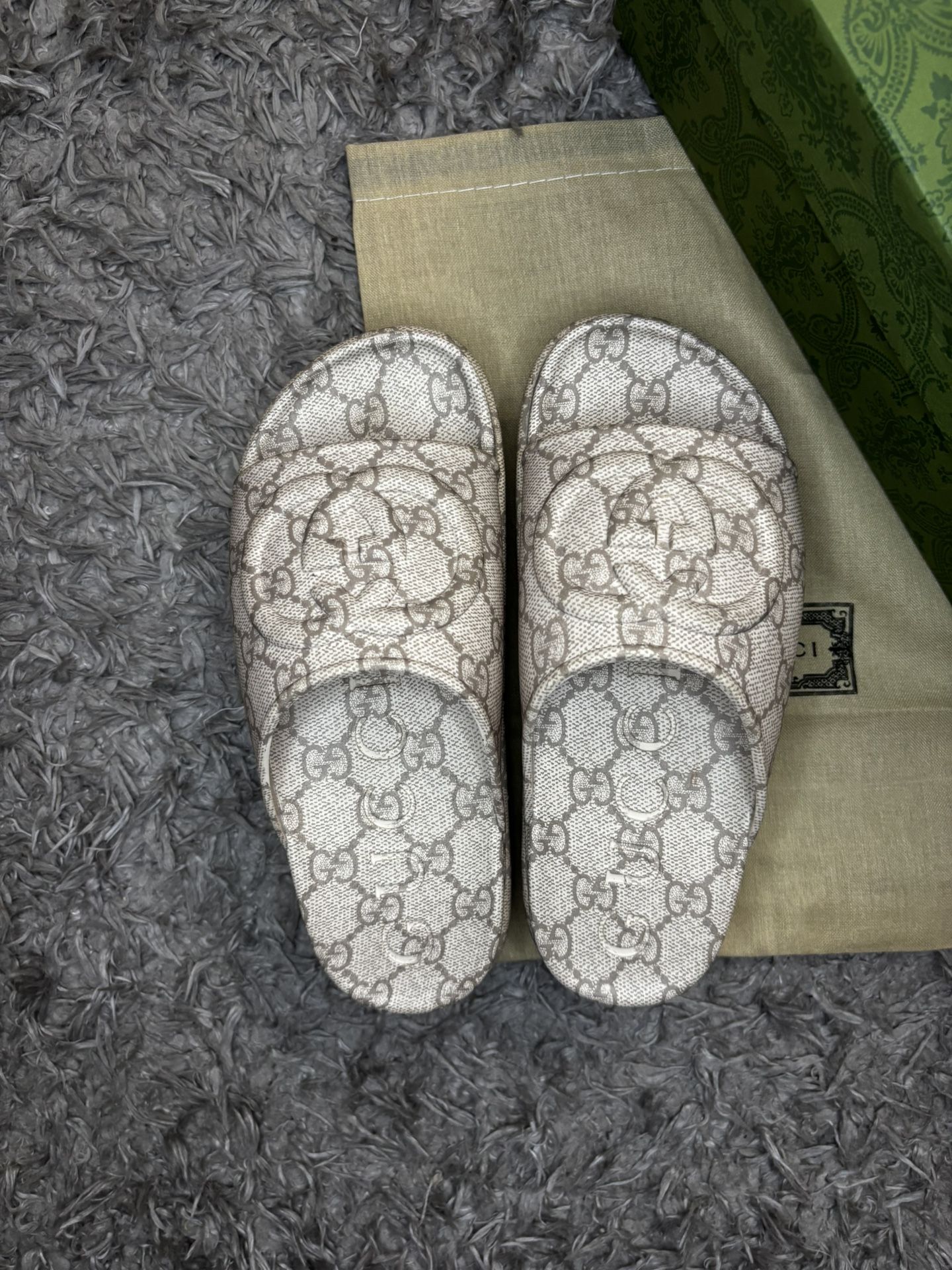 Gucci slides size 37eur woman