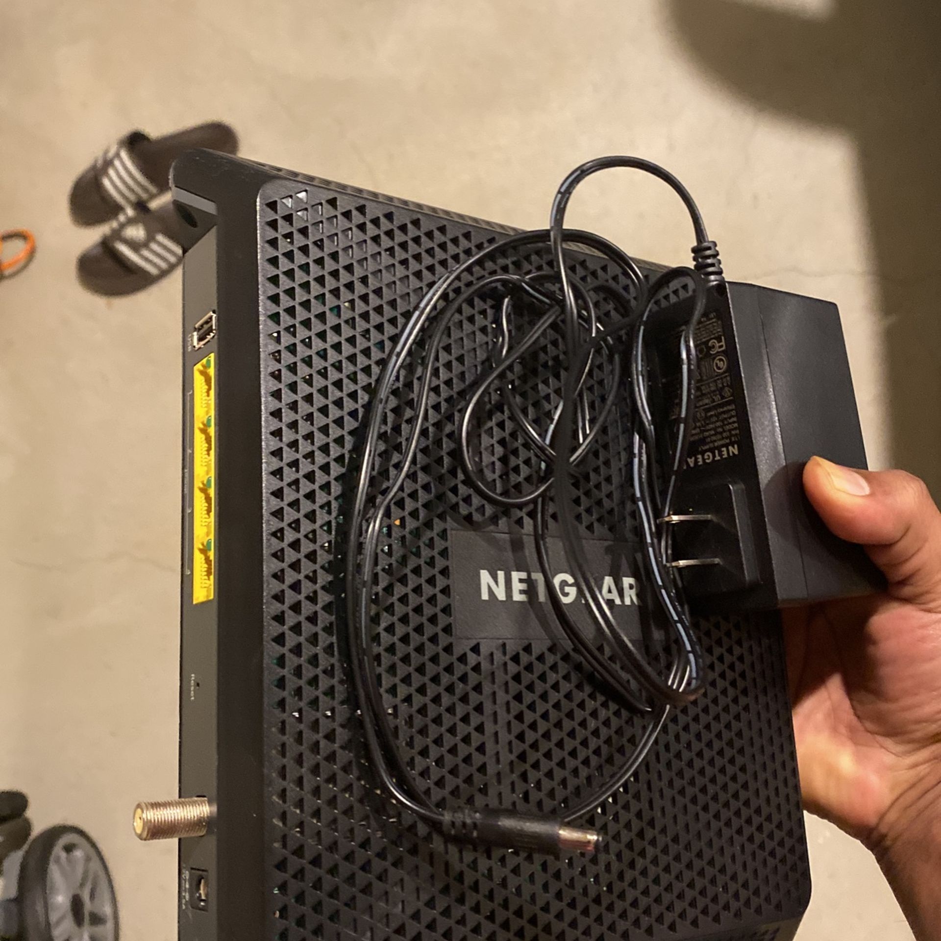 Netgear AC1900 Wifi Cable Módem Router C7000v2