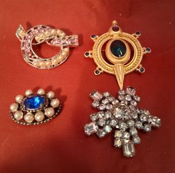 4 Broaches