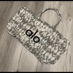 ALO tie-Dye Tote Bag (OBO)