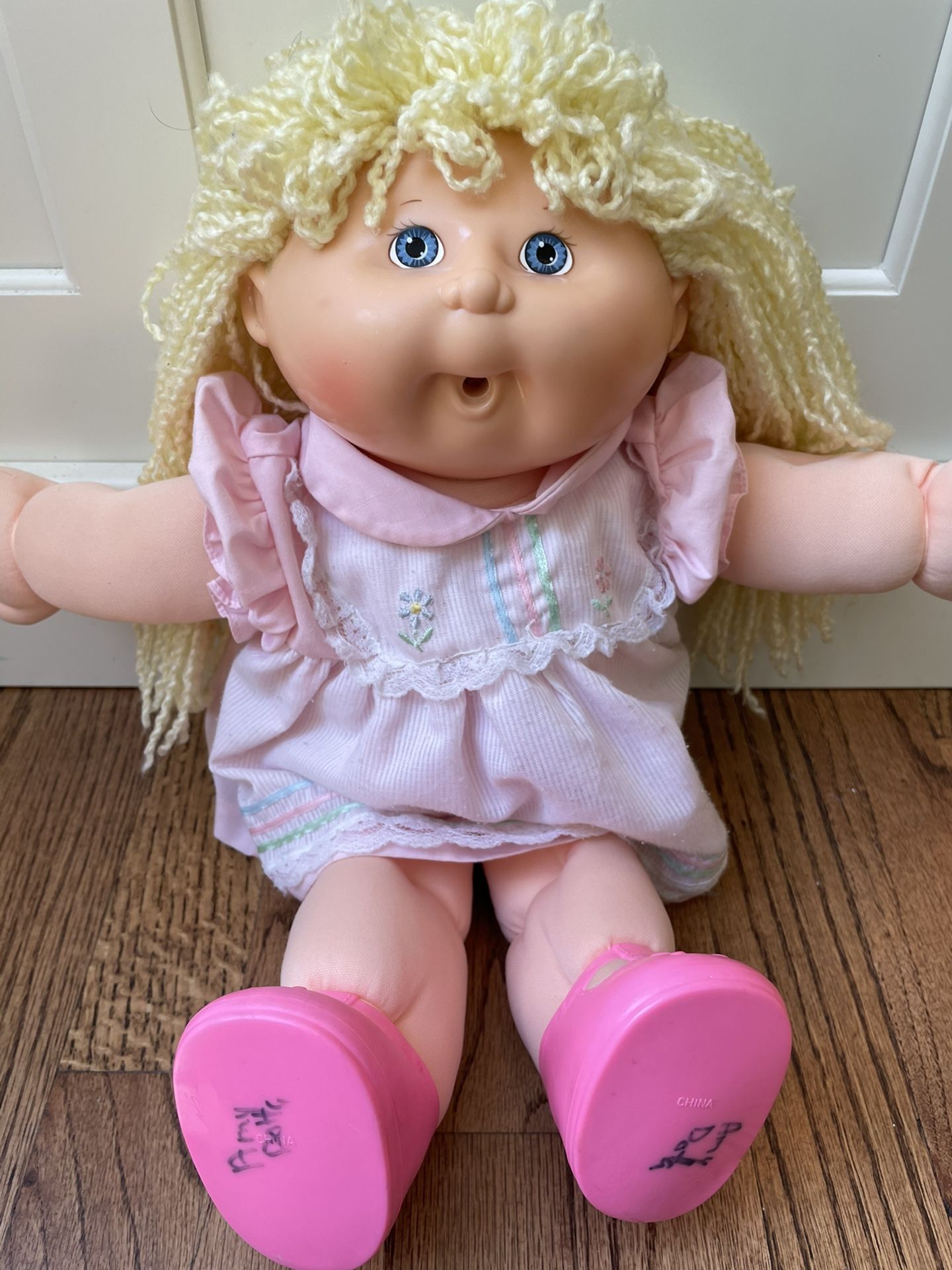 VTG Xavier Signature 16” Cabbage Patch Kid Doll Hasbro First Edition 1990 Girl. Condition is pre owned and shows signs of wear from age and play usage