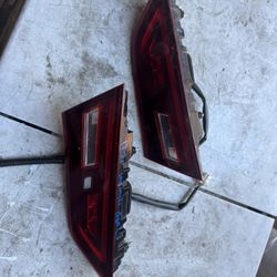 Infiniti Q60 Tail Light Tailgate Oem