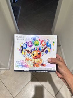 Prismatic evolution elite trainer box