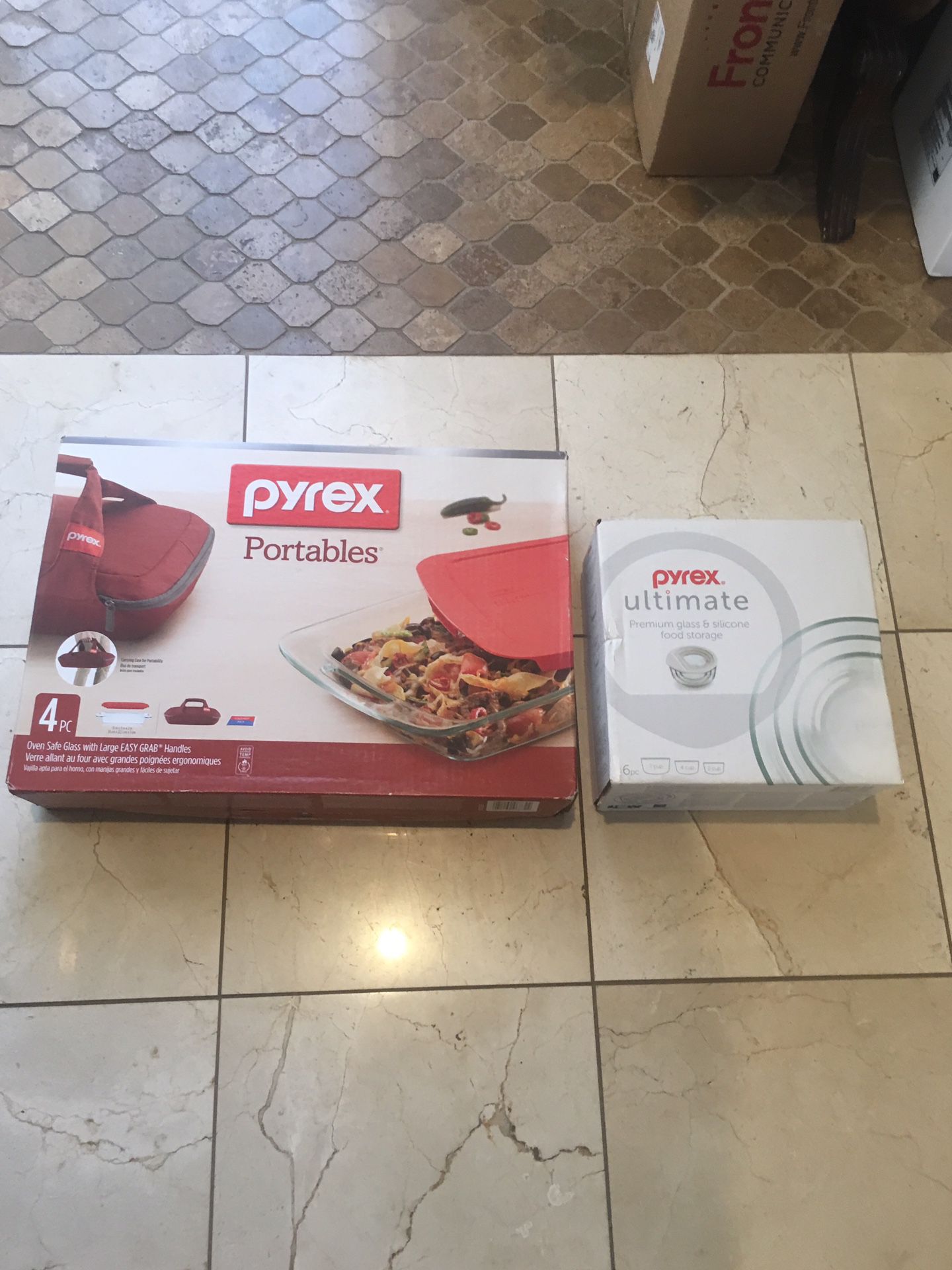 2 Pyrex boxes a portable and a food storage